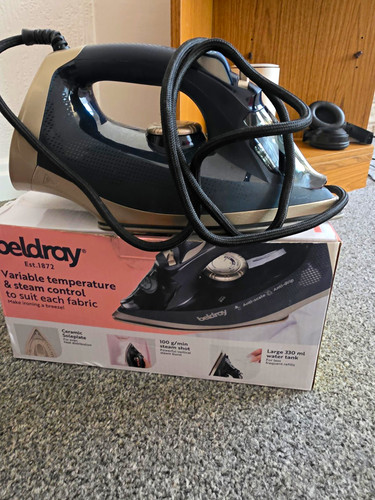 Beldray corded steam iron - corded,